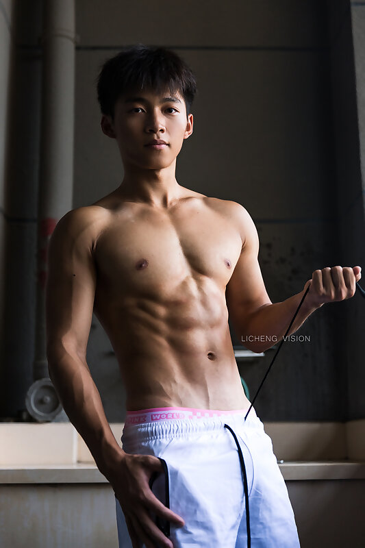 Next Image >>