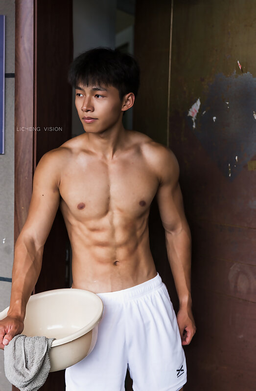 Next Image >>