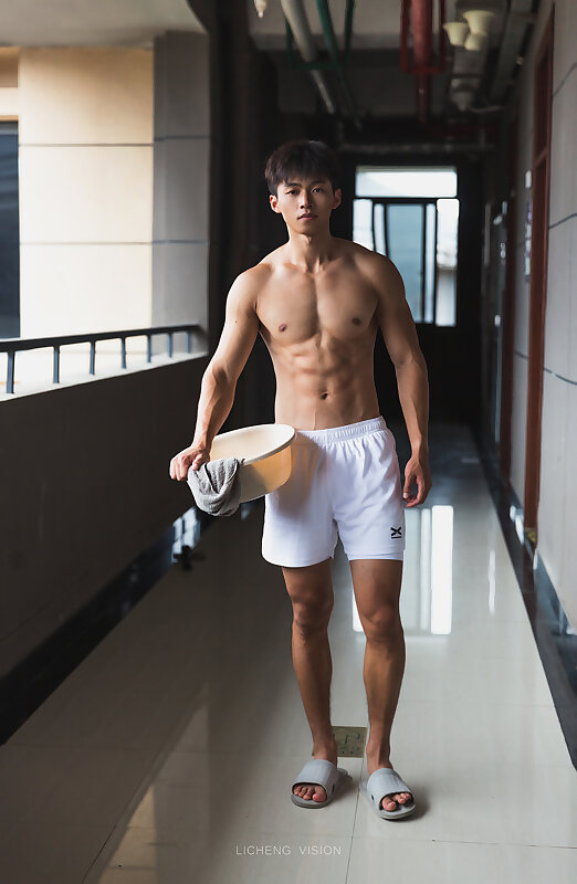 Next Image >>
