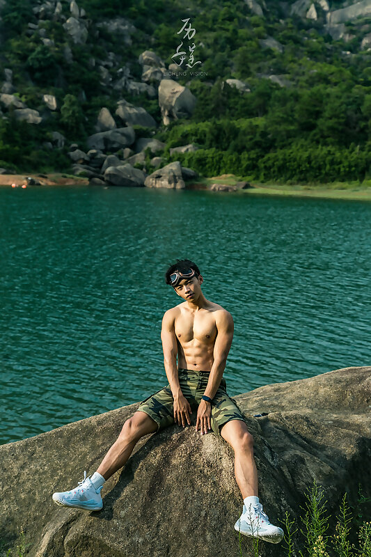 Next Image >>