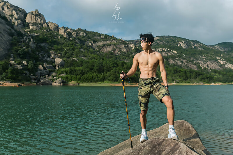 Next Image >>