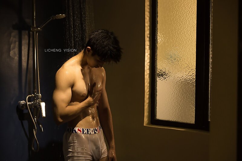 Next Image >>