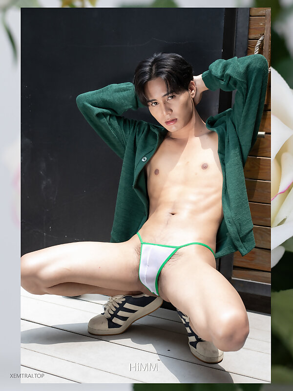 Next Image >>