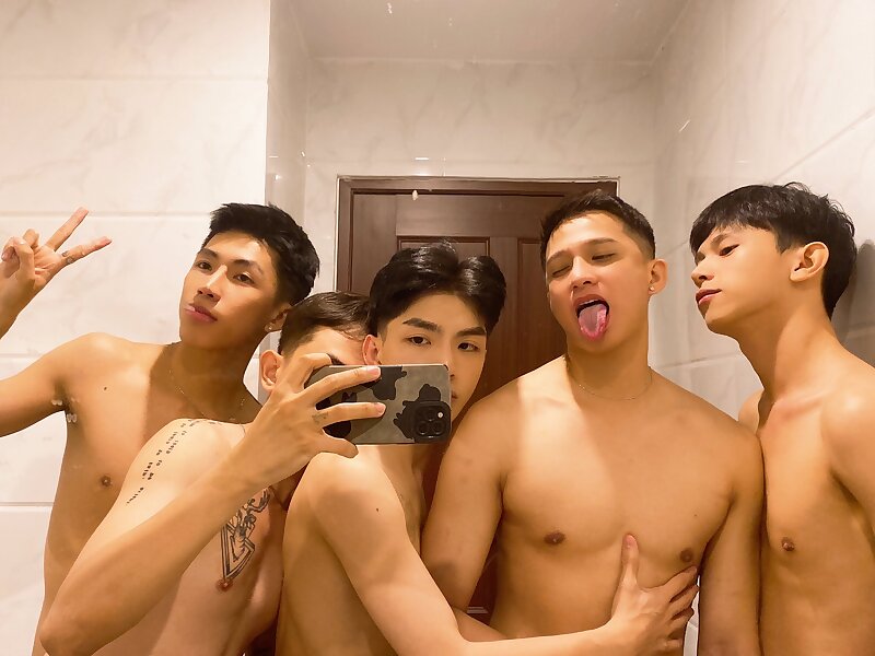 Next Image >>