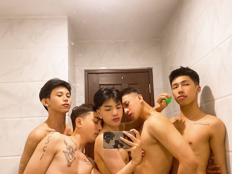 Next Image >>