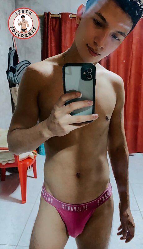 Next Image >>