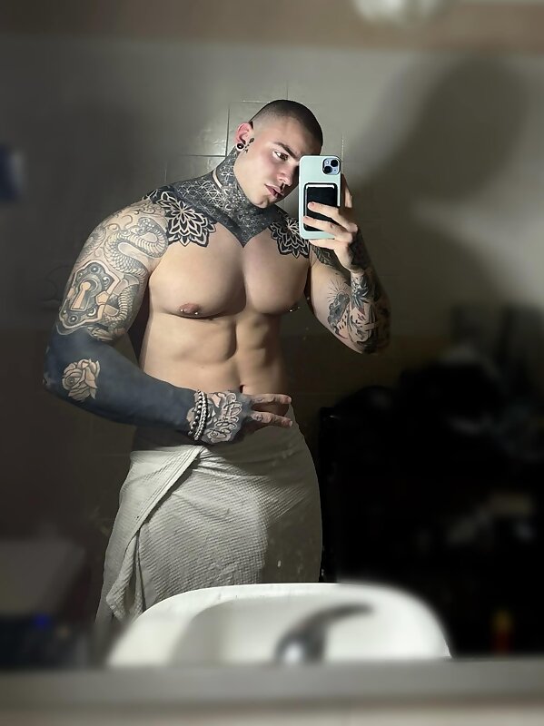Next Image >>