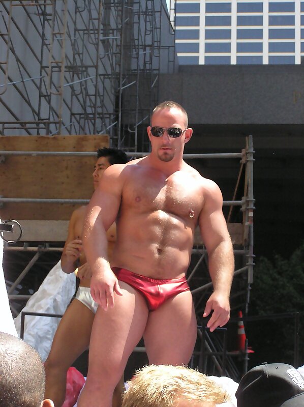 Next Image >>