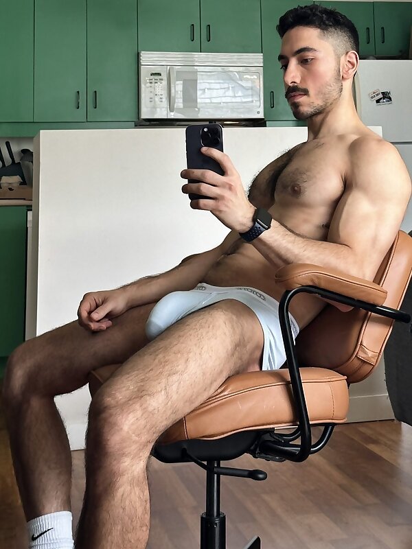Next Image >>