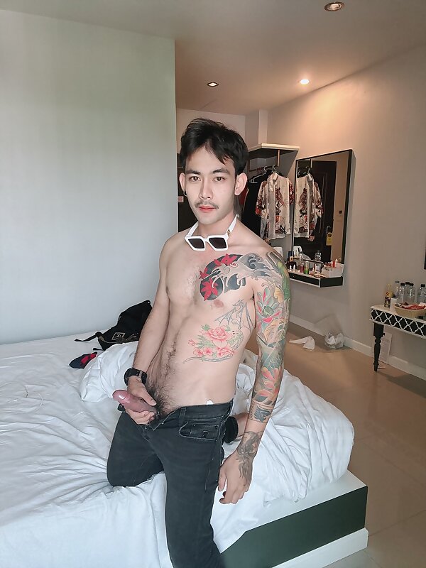 Next Image >>