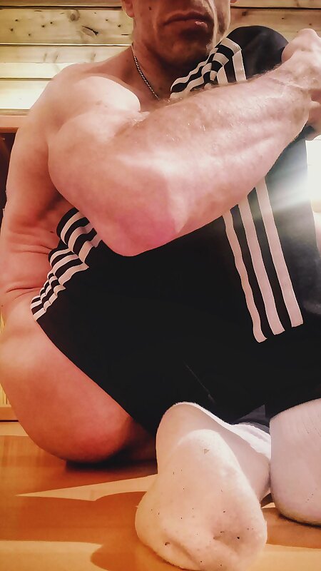 Next Image >>