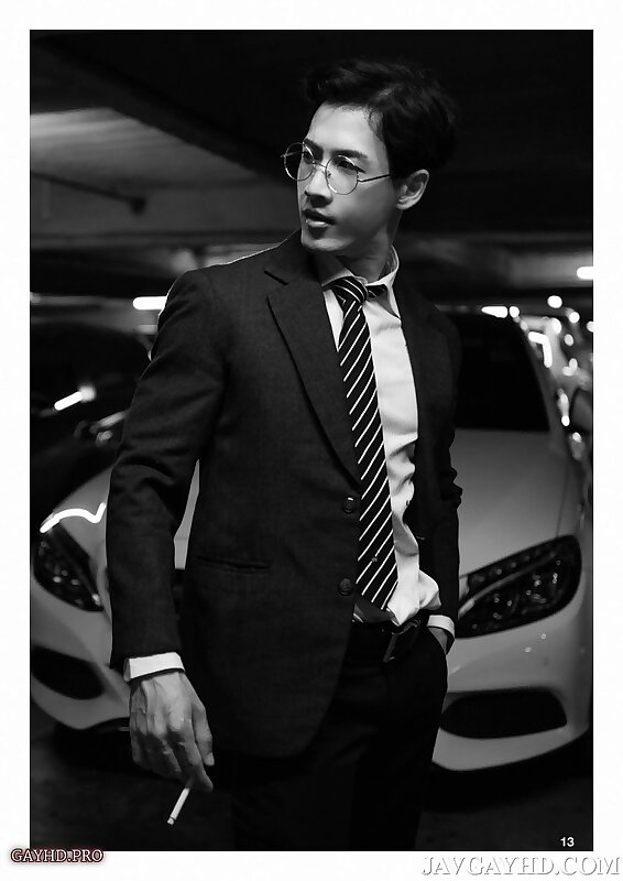 Next Image >>