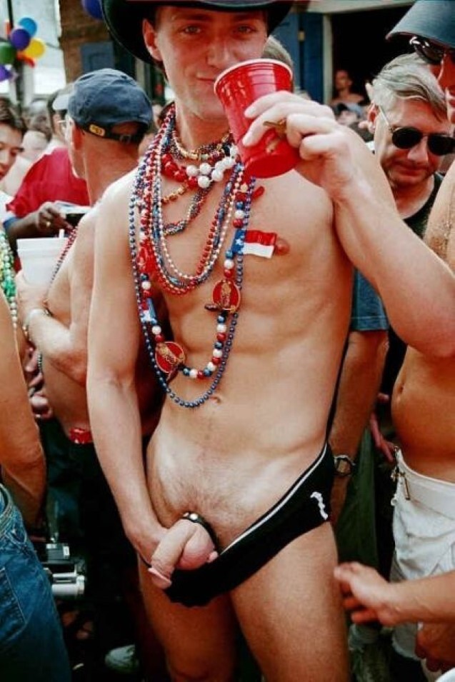 public-naked-guys-gifs-pics-photo-2547-boyfriendtv