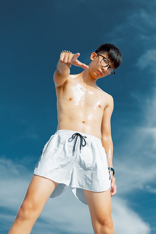 Next Image >>