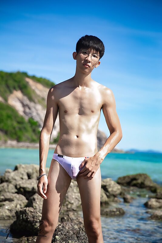 Next Image >>