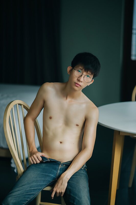 Next Image >>