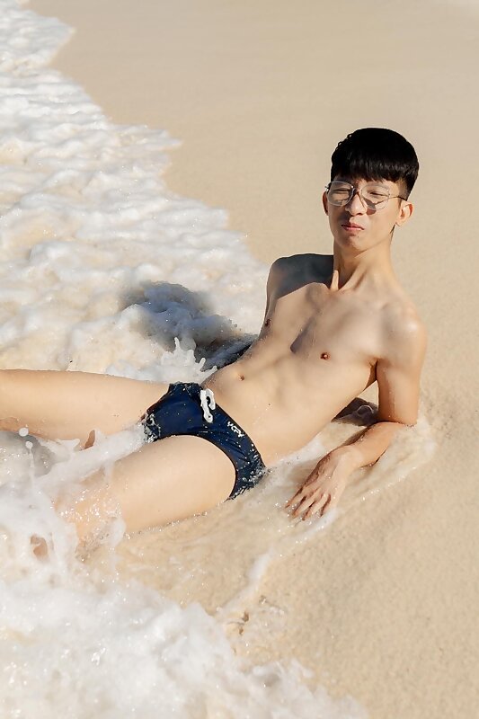 Next Image >>