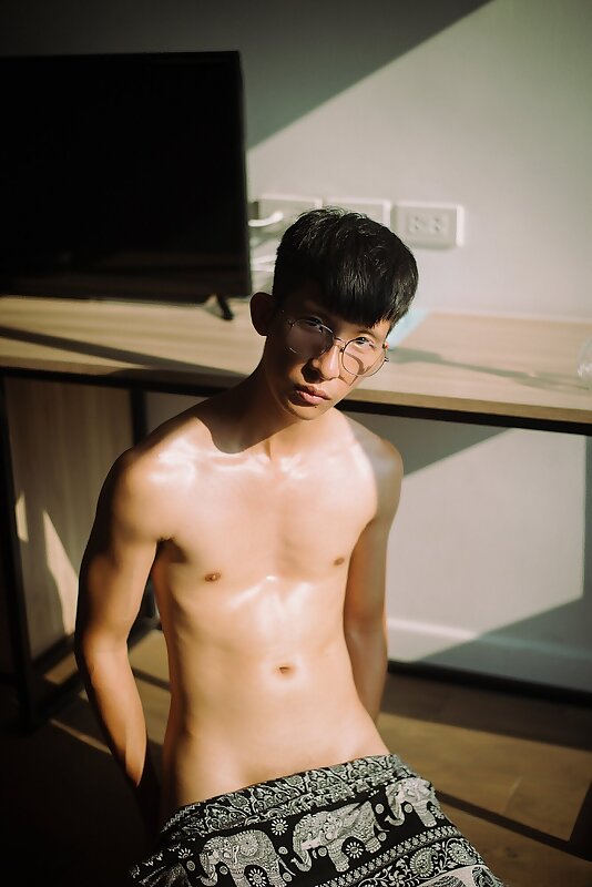 Next Image >>