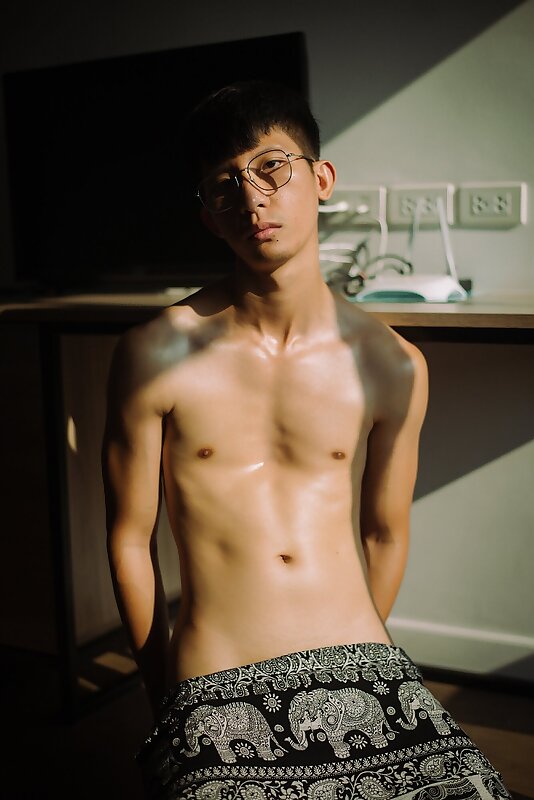 Next Image >>