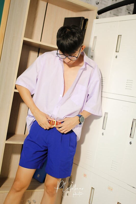 Next Image >>