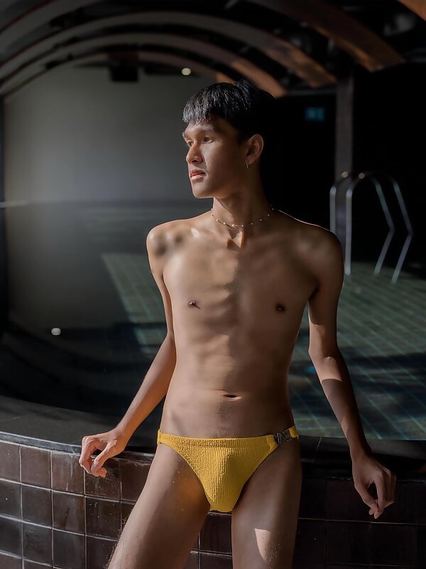 Next Image >>