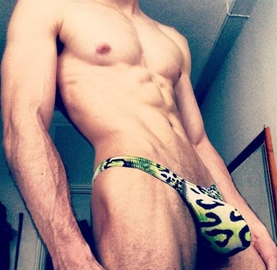 Next Image >>