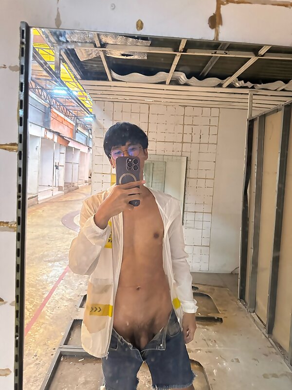 Next Image >>