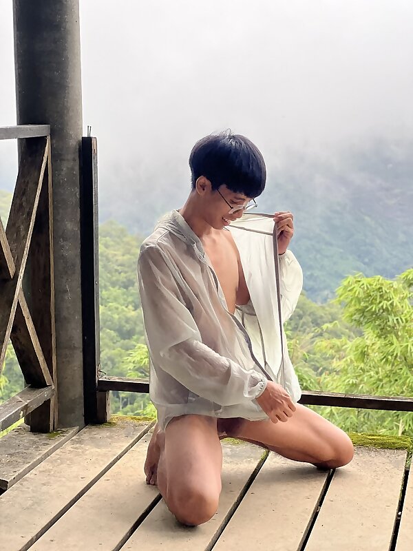 Next Image >>