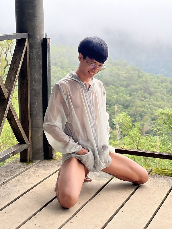 Next Image >>