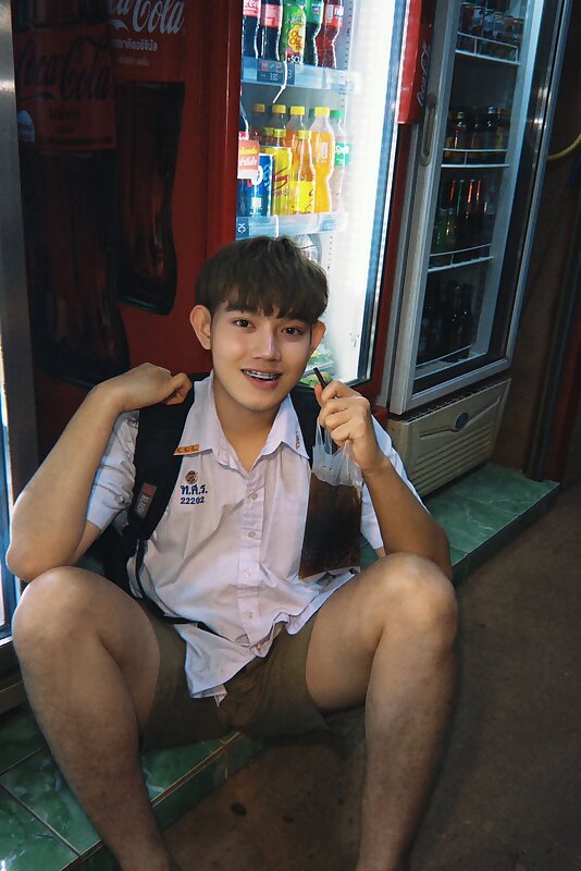 Next Image >>