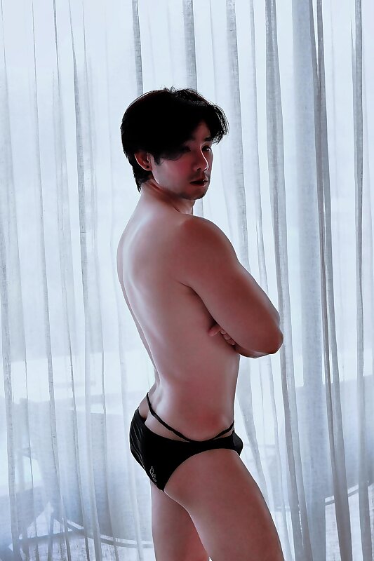 Next Image >>