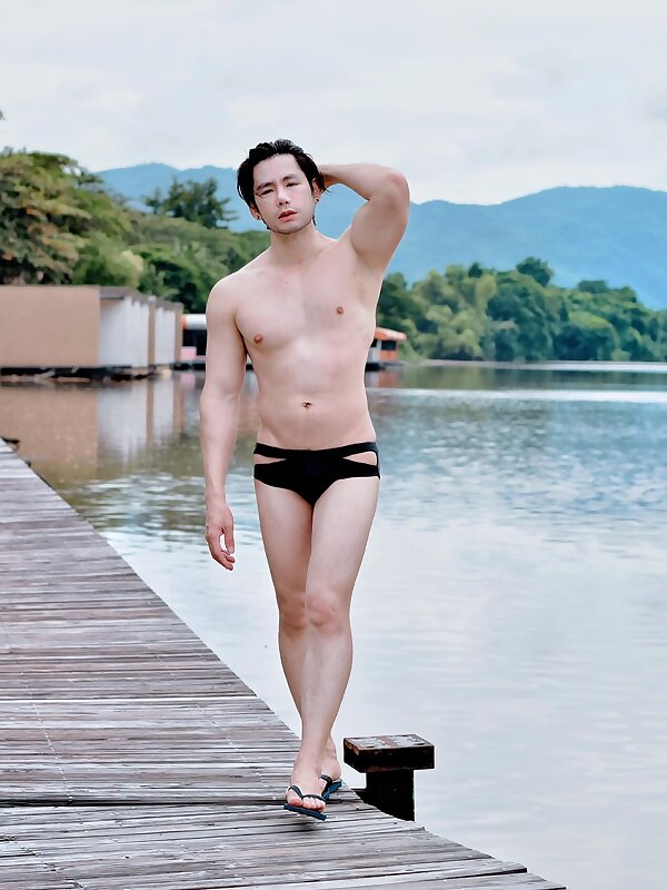 Next Image >>