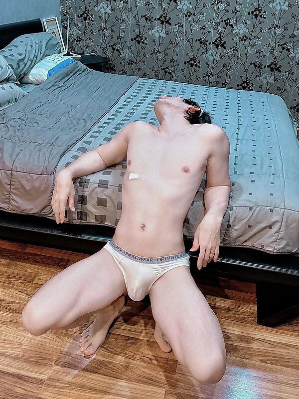 Next Image >>