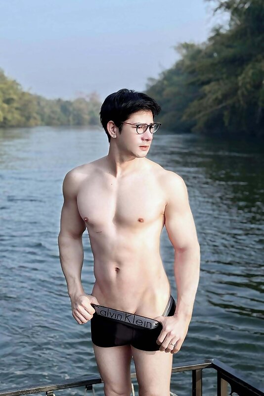 Next Image >>