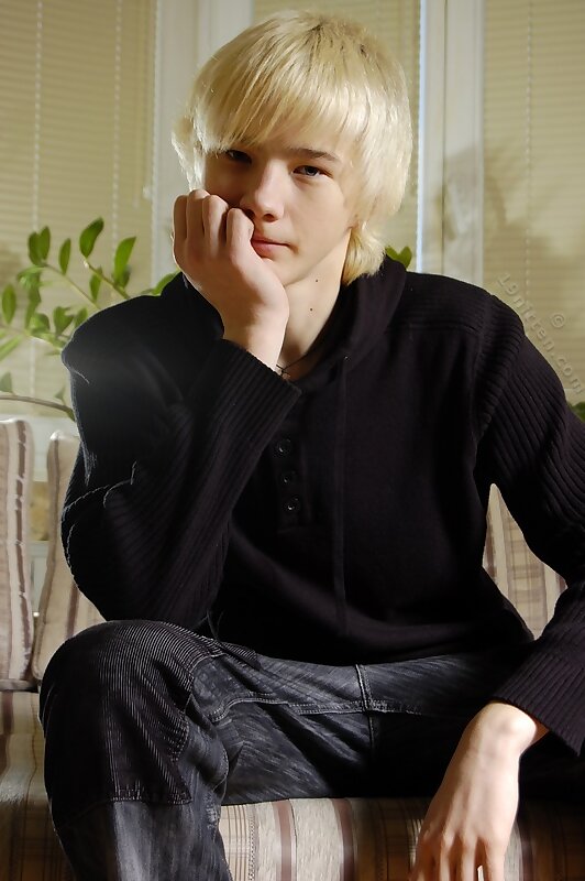 Next Image >>