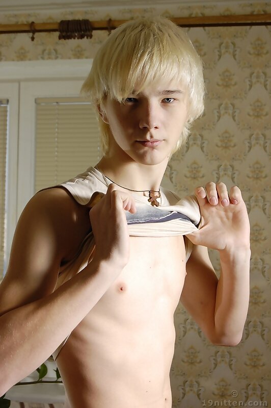 Next Image >>