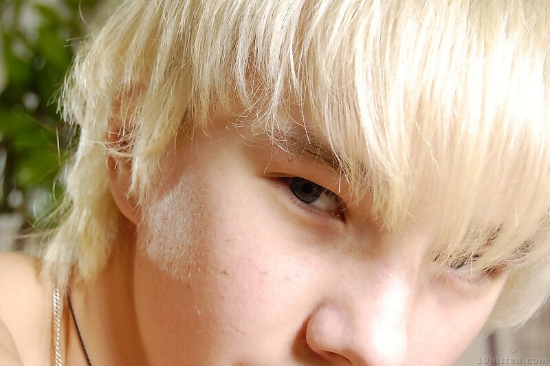 Next Image >>