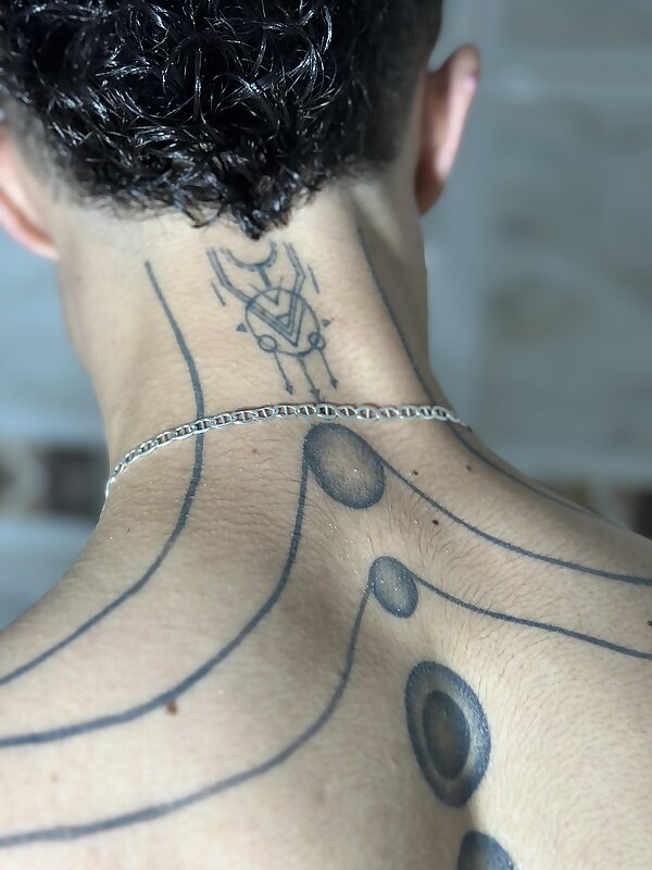 Next Image >>