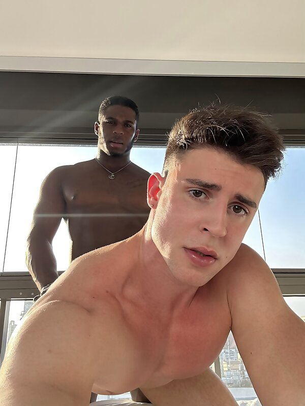Next Image >>