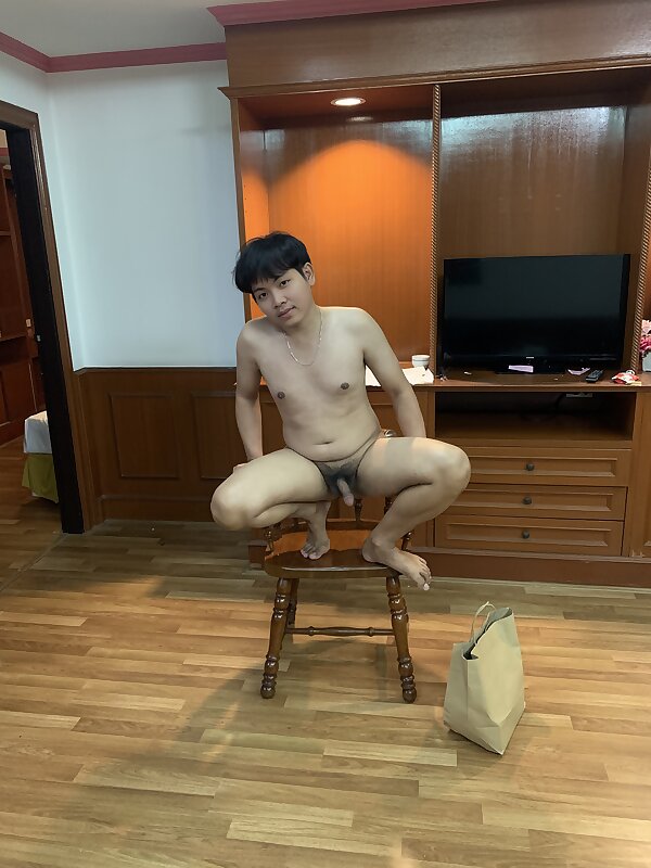 Next Image >>