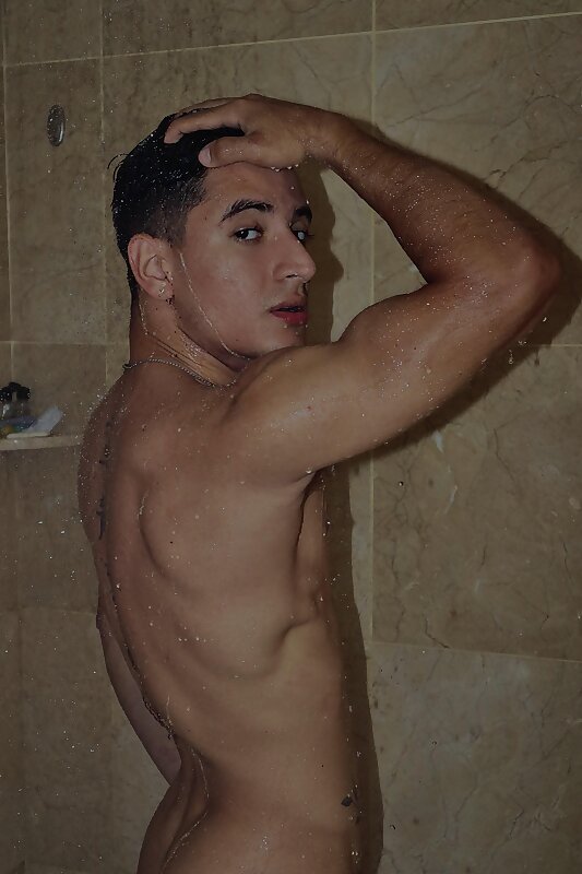 Next Image >>