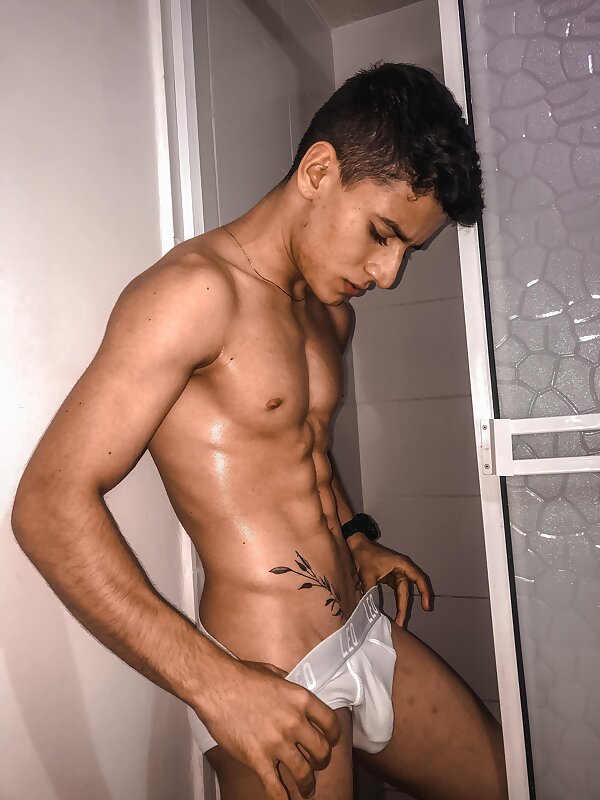Next Image >>