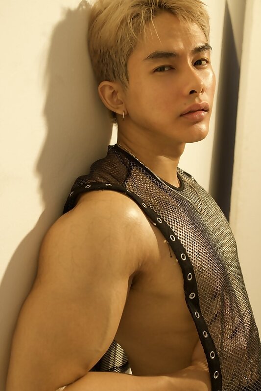 Next Image >>