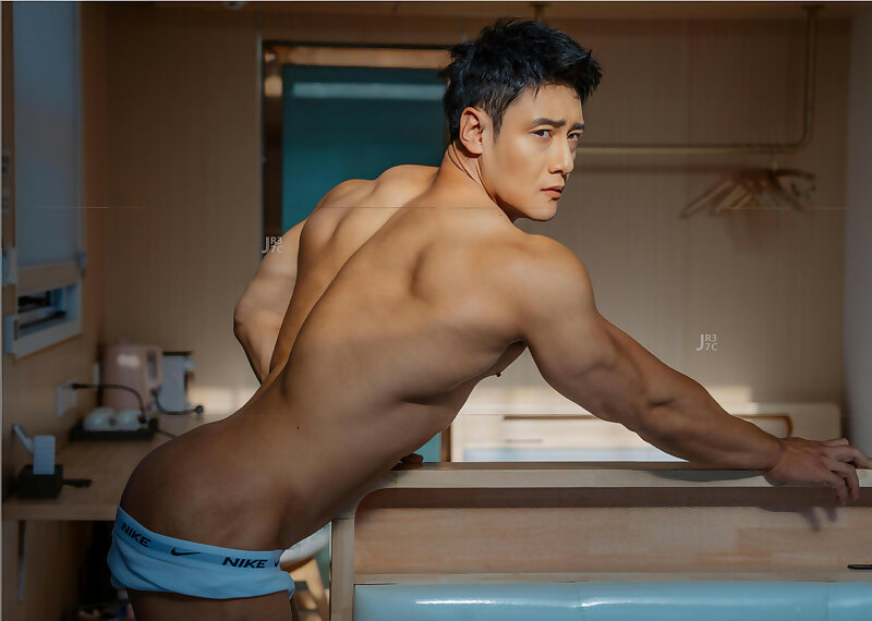 Next Image >>