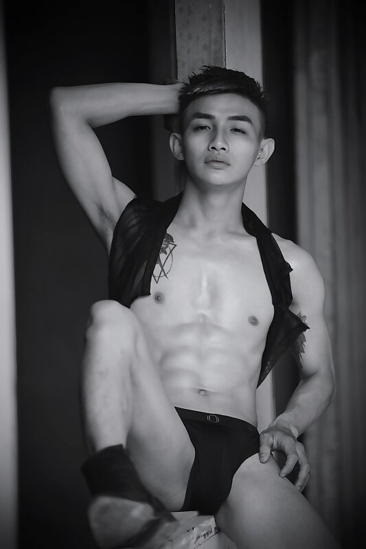 Next Image >>