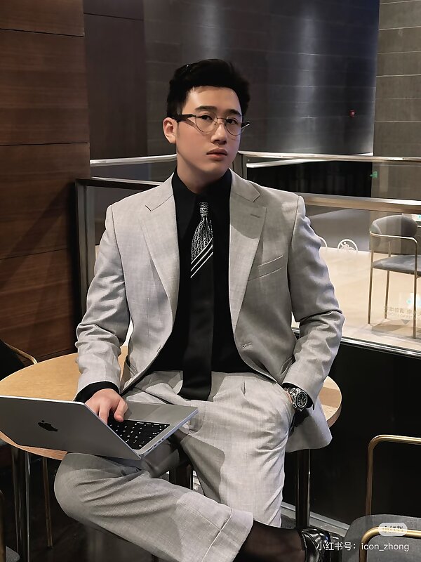 Next Image >>
