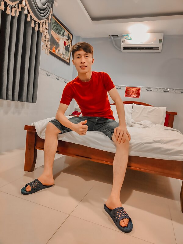 Next Image >>