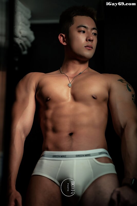 Next Image >>