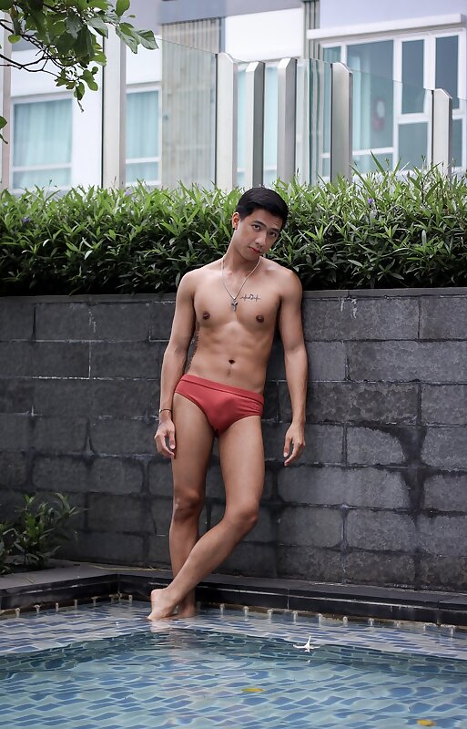 Next Image >>