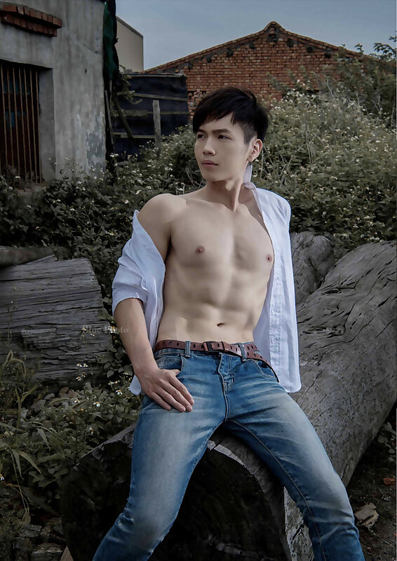 Next Image >>